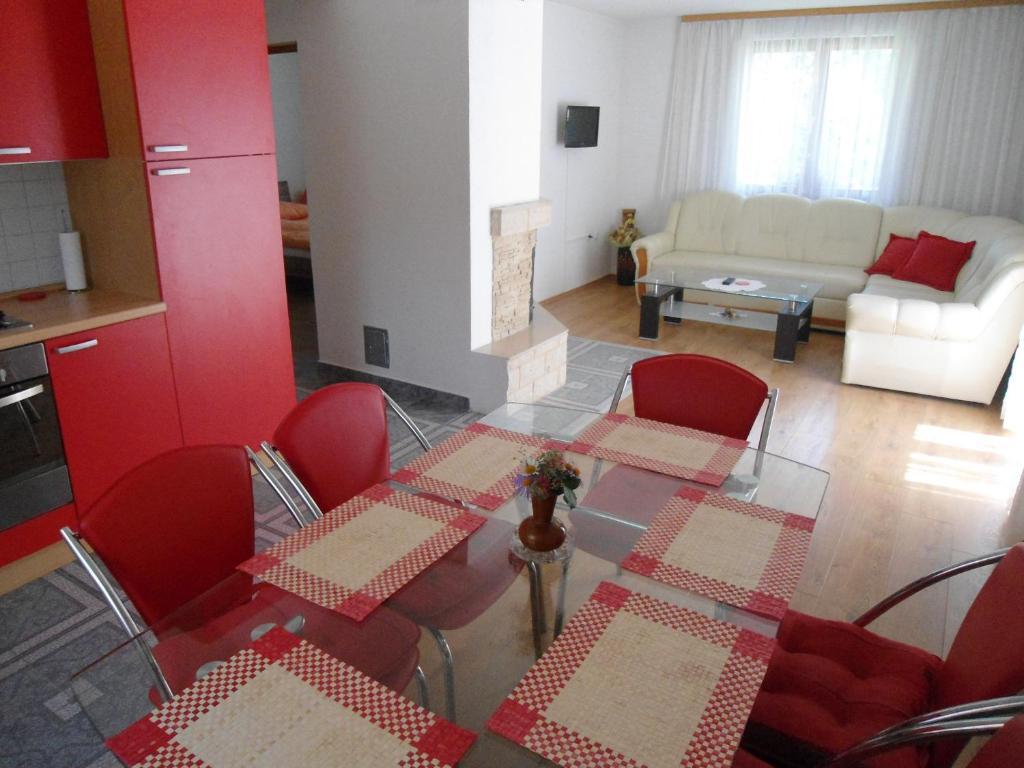 Galesic Apartments & Rooms Korenica Quarto foto
